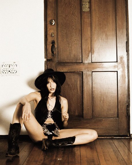 アジア人 ノーPPV オンリーファンズ セクシー裸 写真