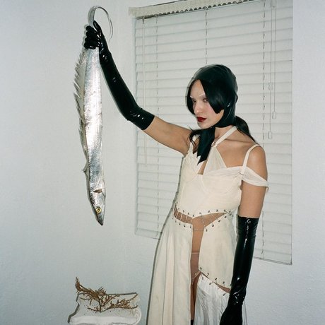 _Sad Samo 美しいモデル 写真