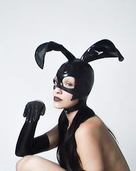 _Sad Samo 美しいモデル 写真