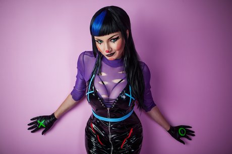 曲線美の女の子オンリーファンズ セックス 画像