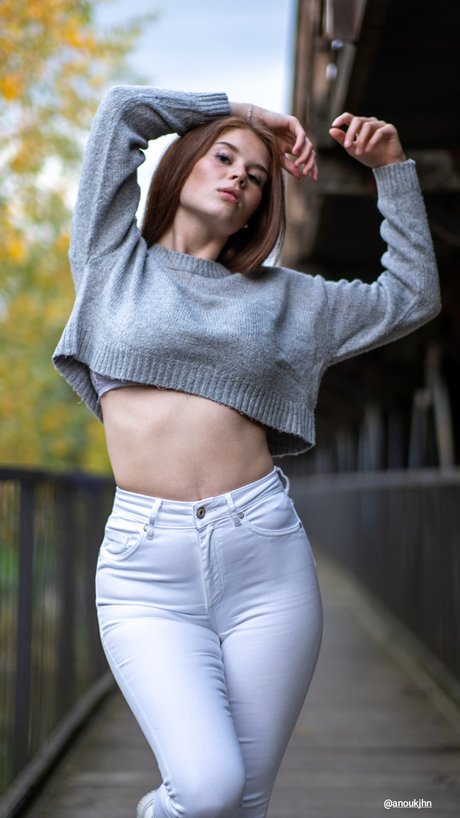 Anouk 無料のポルノスター 写真