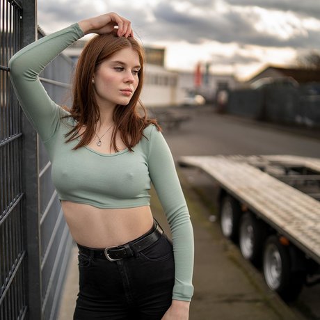 Anouk ポルノスター ベスト 写真