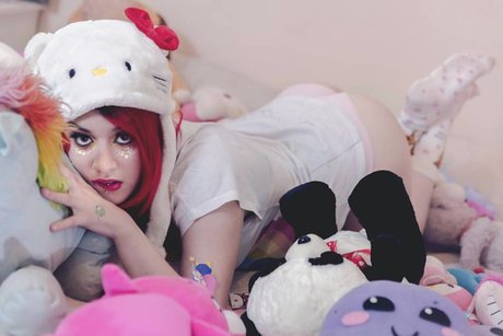 不明なファン 裸 写真