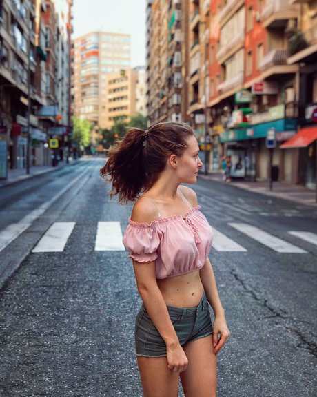 Ave Maria_ ポルノスター 写真