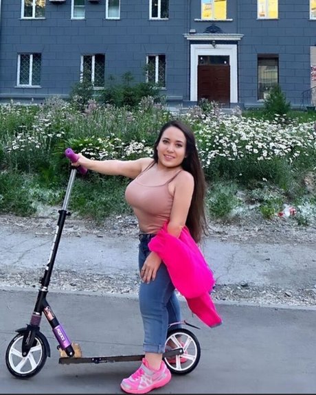 Saxarovagul ポルノスター 独占 写真