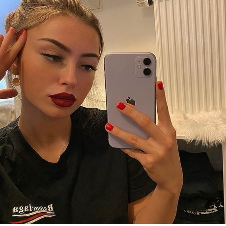 ハロウィン オンリーファン セックス 写真