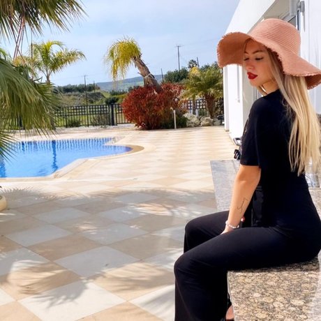 ビデオ通話 オンリーファンズ ホットセクシー 写真