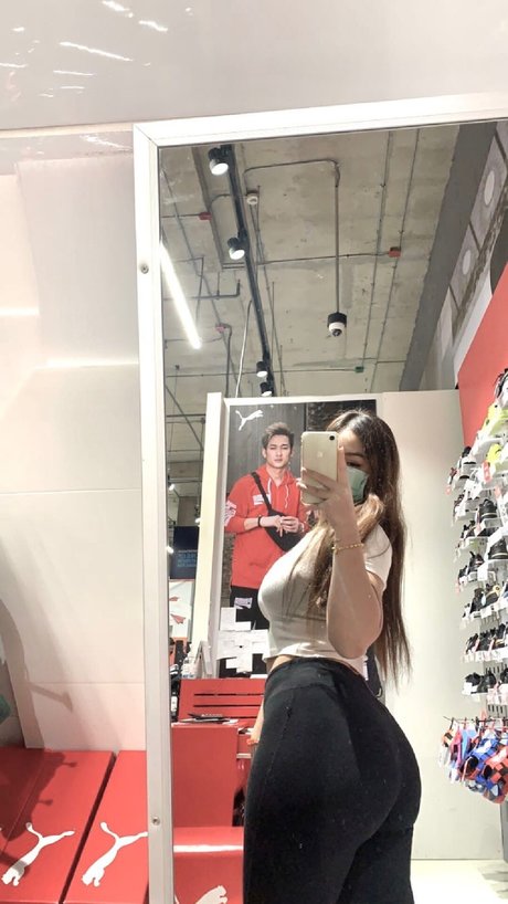 Praewajs セックスモデル 写真