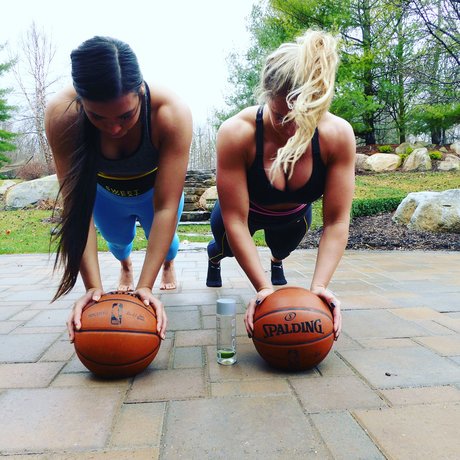 かわいいシーメールオンリーファンズ HD 写真