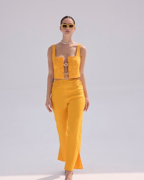 英国のティーンオンリーファン セクシー裸 画像