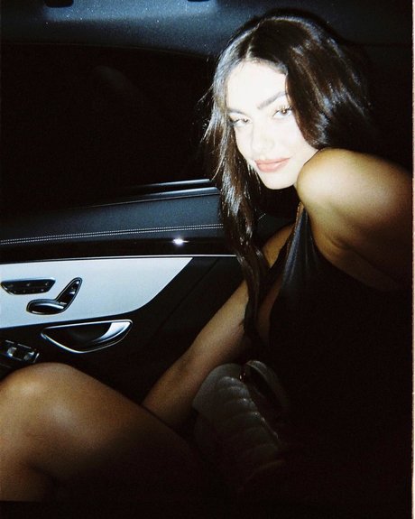 Yael Shelbia ポルノモデル 写真