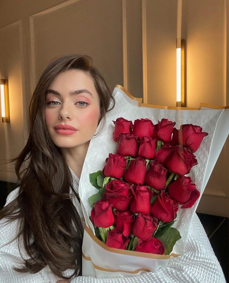 Yael Shelbia xxxスター 画像