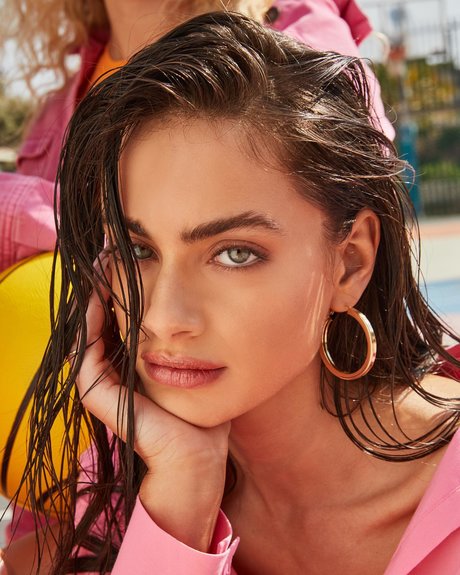 Yael Shelbia ポルノスター 写真