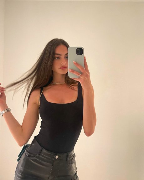 Yael Shelbia 素敵なモデル ギャラリー