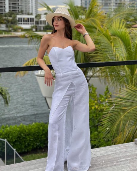 Yael Shelbia ヌードスター 写真