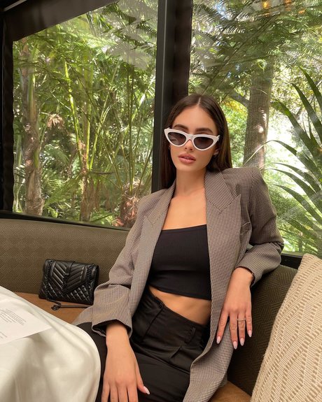 Yael Shelbia セクシー女優 写真