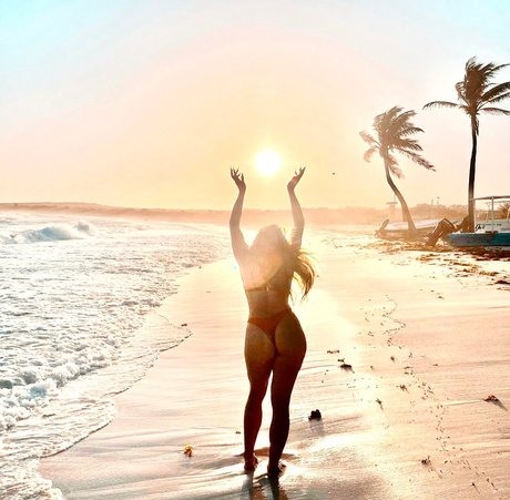 巨大なペニスオンリーファンズ 美しい 写真