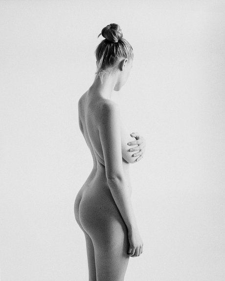 Agnes Verano 高品質モデル 写真