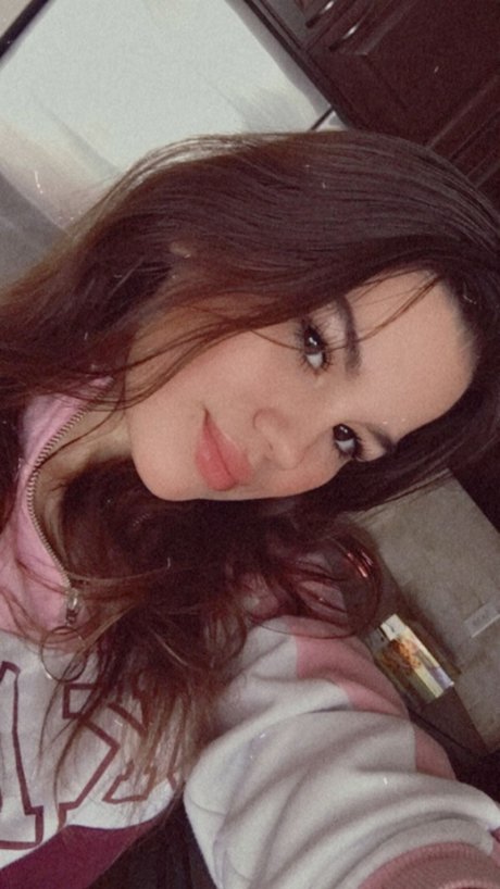 ポーグ xxx オンリーファンズ 無料セックス 写真