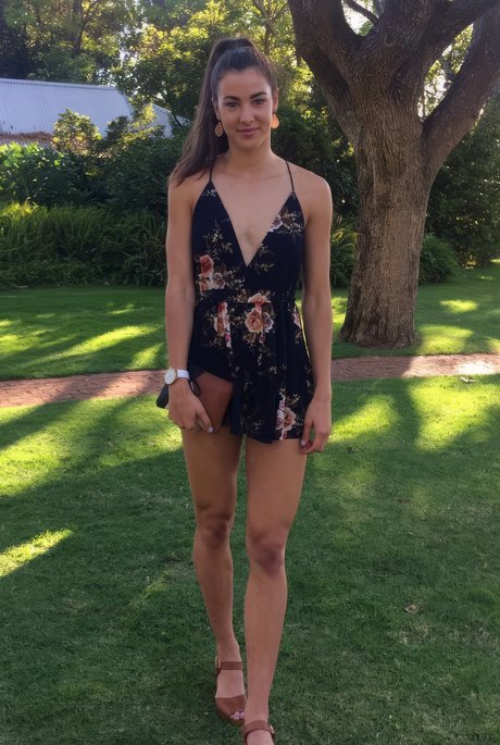 Alanah Yukich_ セクシーなスター 画像