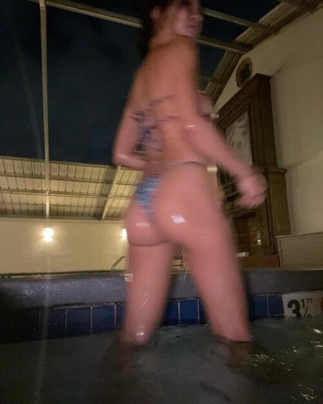 太めのブロンドオンリーファンズ えろ 画像