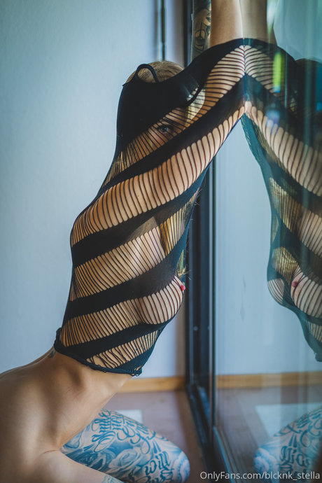 赤毛ティーンオンリーファンズ 無料アダルト 画像