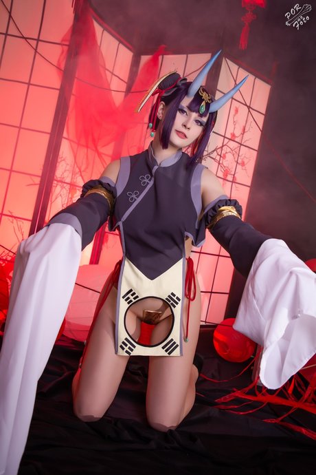 巨乳の熟女オンリーファンズ ホットセクシー 画像