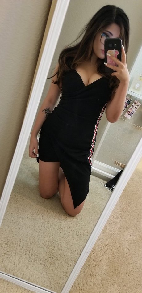 アラブのティーンズオンリーファンズ 美しいポルノ 写真