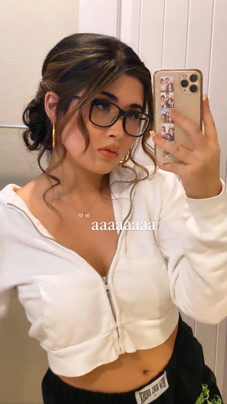 イギリスのプッシーOnlyFans アートヌード 画像