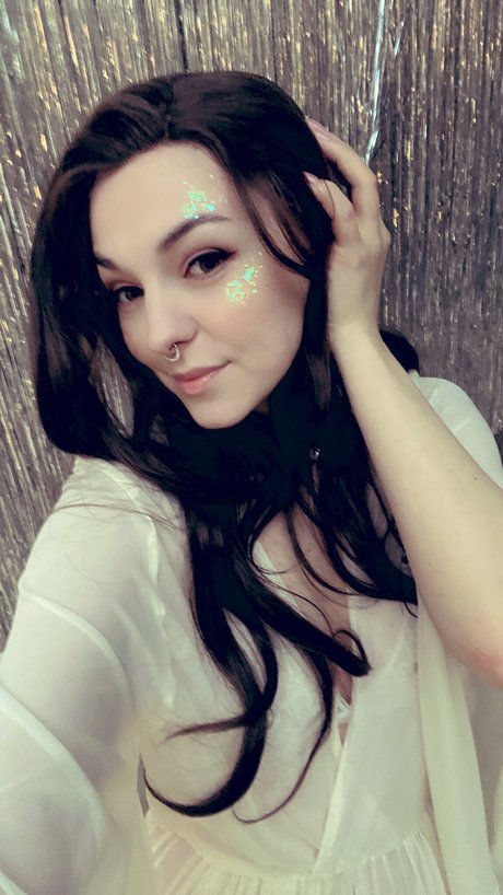 Dear Iris ポルノスター ギャラリー