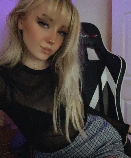 Millie Wild_ ホットなモデル 写真