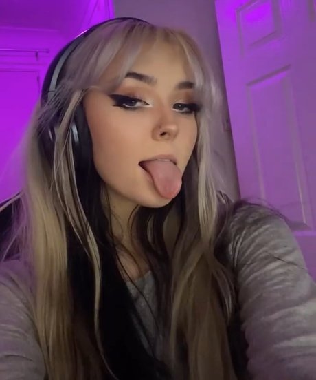 Millie Wild_ ヌードのポルノスター 写真