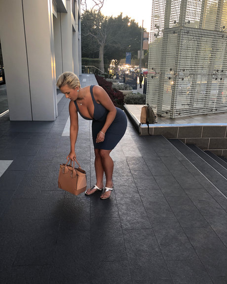 Amy Jackson ヌードモデル 写真