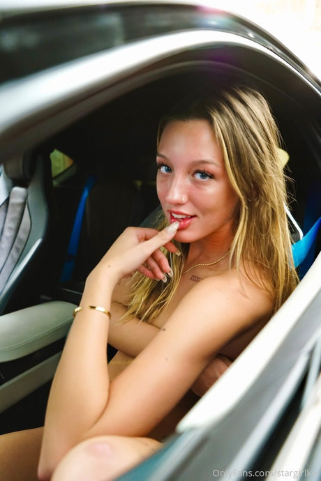 Kelsey Oreilly ヌードスター 写真