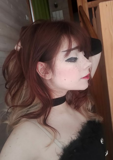 Little Giuli xxxポルノスター 写真