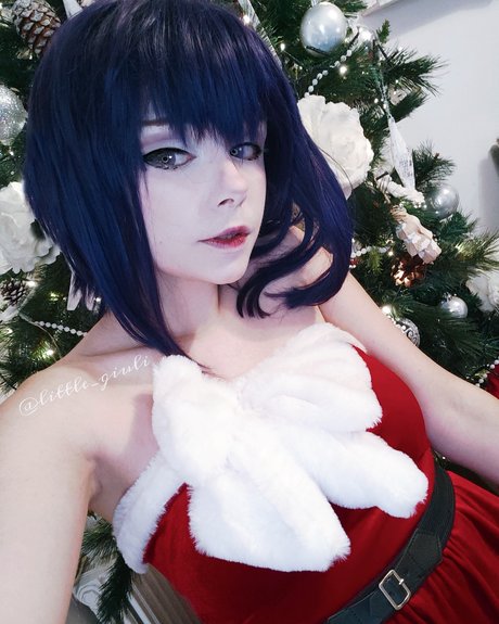 Little Giuli ポルノ女優 画像