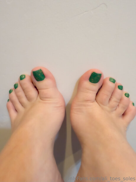 Ali Toes Soles ポルノスター 写真