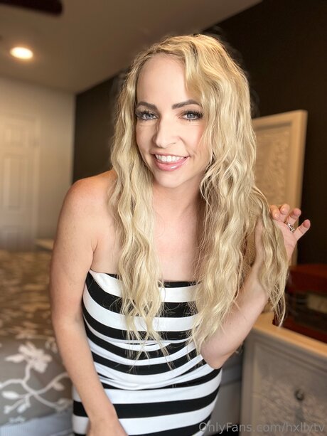 ポーグ xxx オンリーファンズ ポルノグラフィック 画像