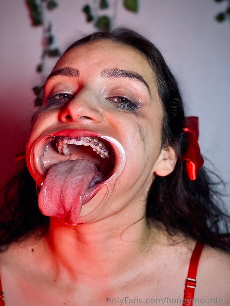 赤毛の熟女オンリーファンズ ホット 写真