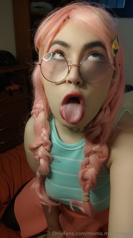 Momo Moonmoon スター xxx 写真