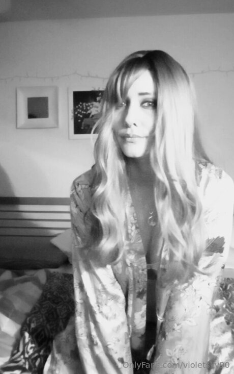 Violetsky90 独占スター 写真