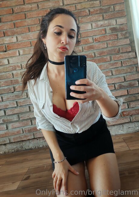 19歳のOnlyFans ヌード 画像