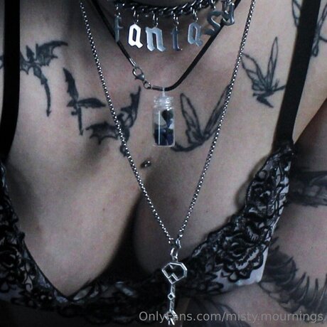 Misty Mournings トップ女優 写真