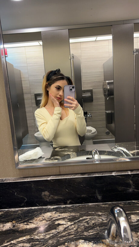 Jessica42030 セクシーモデル 画像