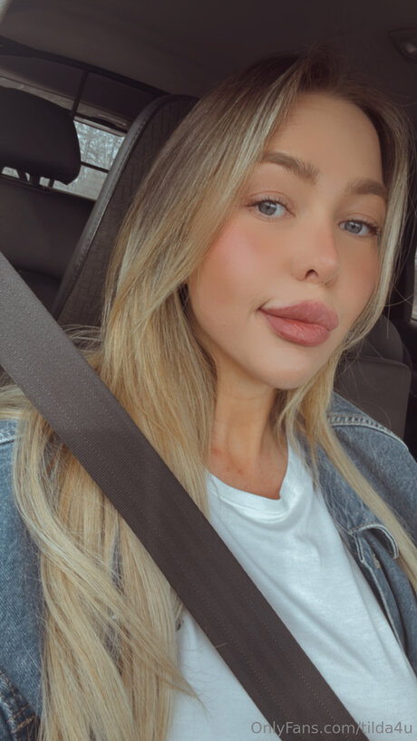 Tilda4u ポルノスター 写真