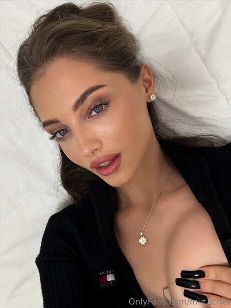 Mia Schei セックススター 画像