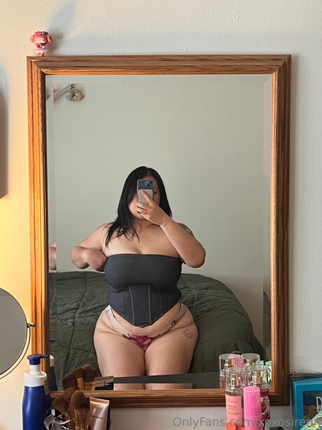 18歳のオンリーファンズ 美しいヌード 写真