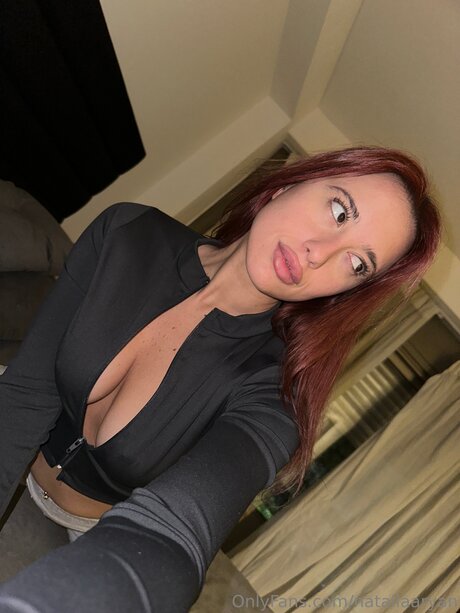 アンバー・オンリーファンズ ホットヌード 画像