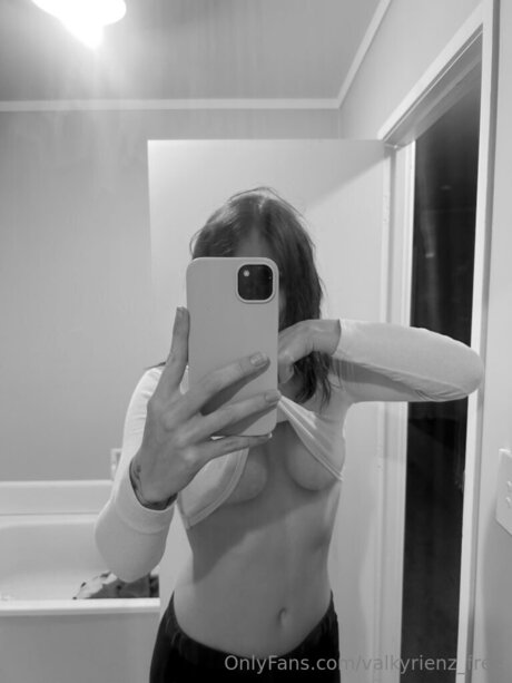 マイクロTバックOnlyFans 美しいポルノ 画像