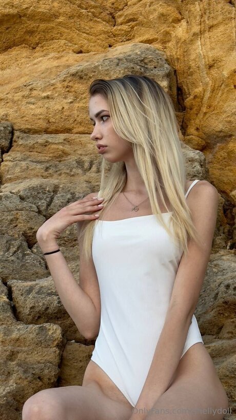 Shellydoll セックス女優 写真